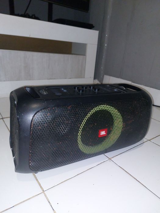 Caixa JBL party box