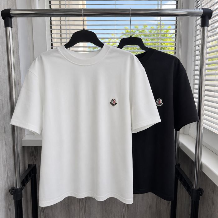 Продам футболку Moncler