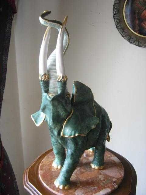 Статуэтка.Ремесленики . JACOB PETIT PARIS PORCELAIN (Paris, - сер.19в.