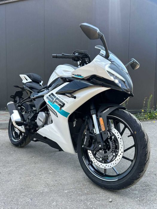 Мотоцикл CFMOTO 300SR