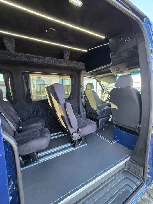 Zabudowa busa Crafter Fotele do busa montaż foteli homologacja do busa