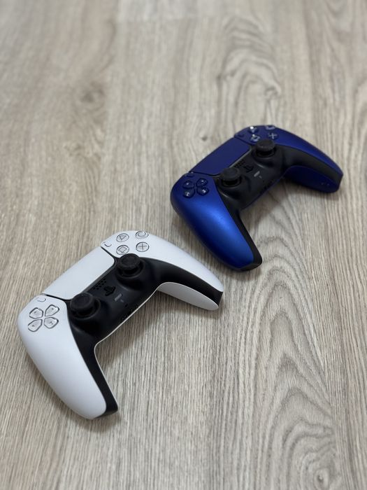 PlayStation 5 Pro como nova + comando extra | Ainda na garantia