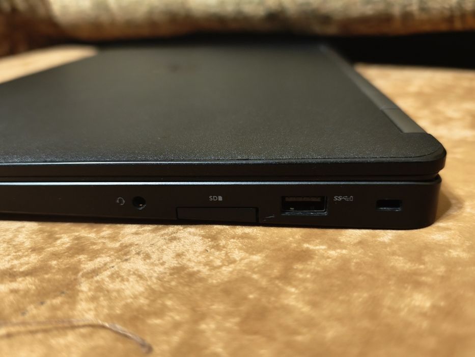 Dell latitude e5400 i5 6440hq 256/12GB z dedykowaną kartą graficzną