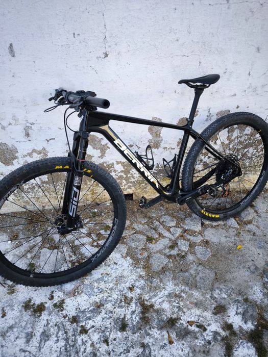 Berria Bravo carbono M