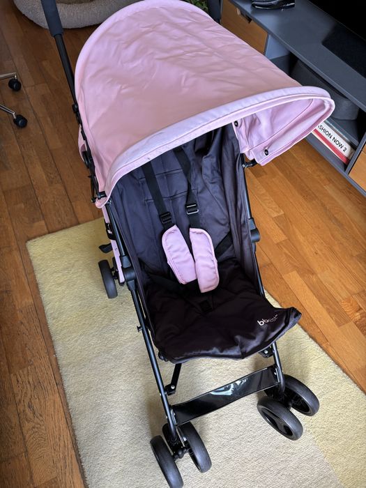 Carrinho de bebé rosa