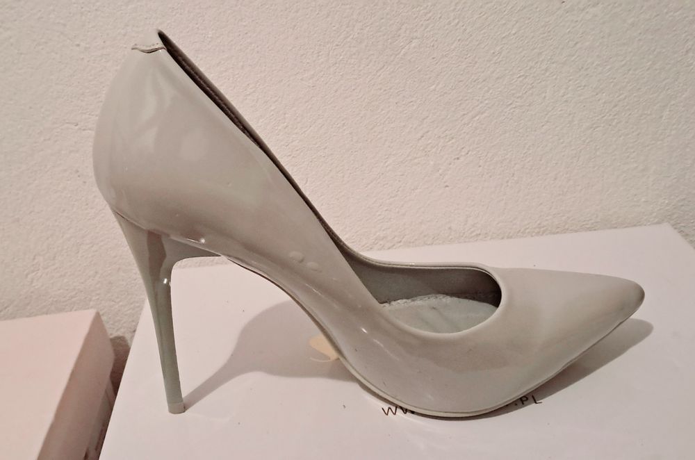 Szpilki szary popiel vices 38