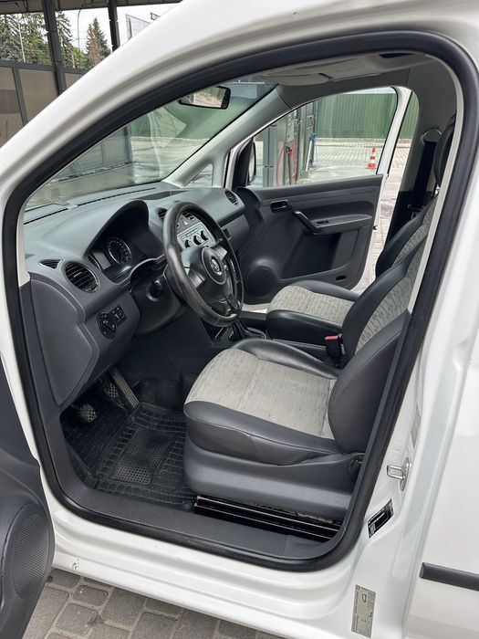 Продам Volkswagen Caddy 1.6