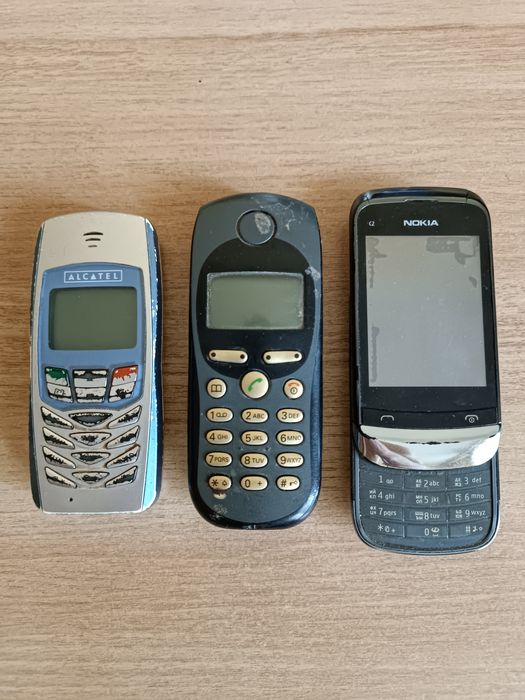 Продам телефоны на запчасти