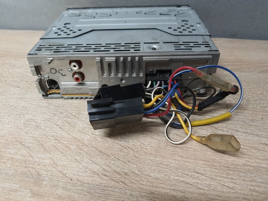 Radio samochodowe SONY CD MP3 AUX CDX-GT100 4x45W podś. Czerwone Audi