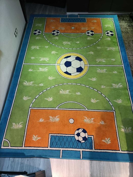 Dywan dziecięcy boisko piłkarskie 205x300 cm stan bardzo dobry