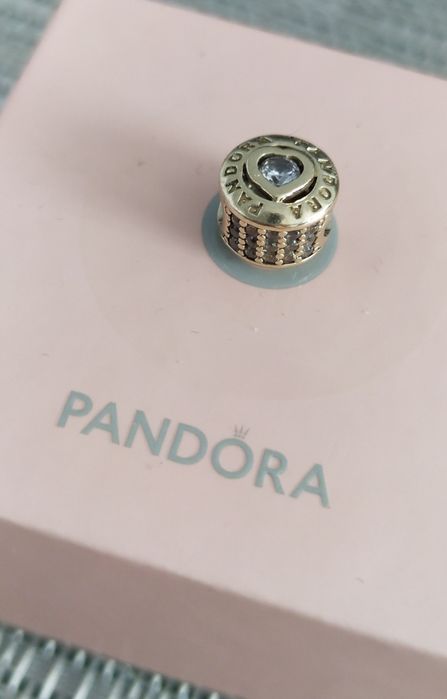 Złota zawieszka charms Pandora  G585