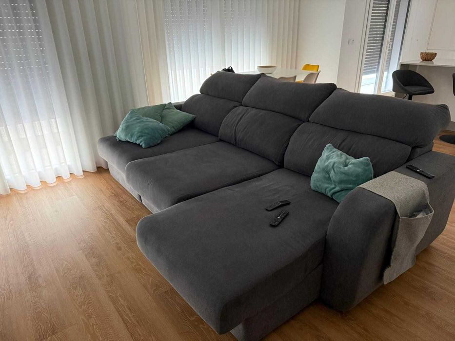 Sofá chaise Long cinzento