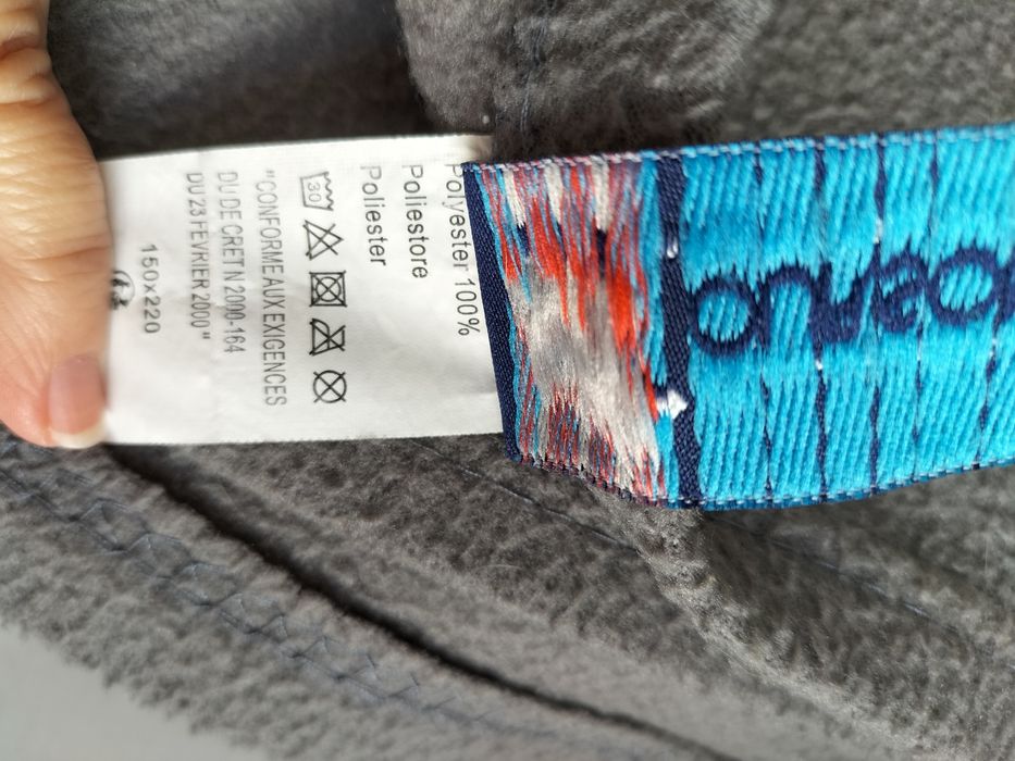 Cobertor de malha polar solteiro cinzento