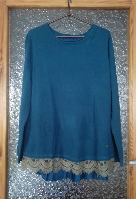 Sweter szmaragdowy rozm. L z koronką