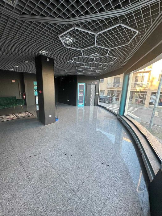 Magnífica Loja para Arrendamento Centro Freamunde