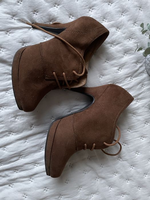 Zamszowe botki 38 brązowe sznurowane