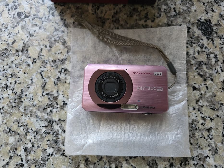 Maquina fotográfica casio de 12.1 mpx - cor de rosa