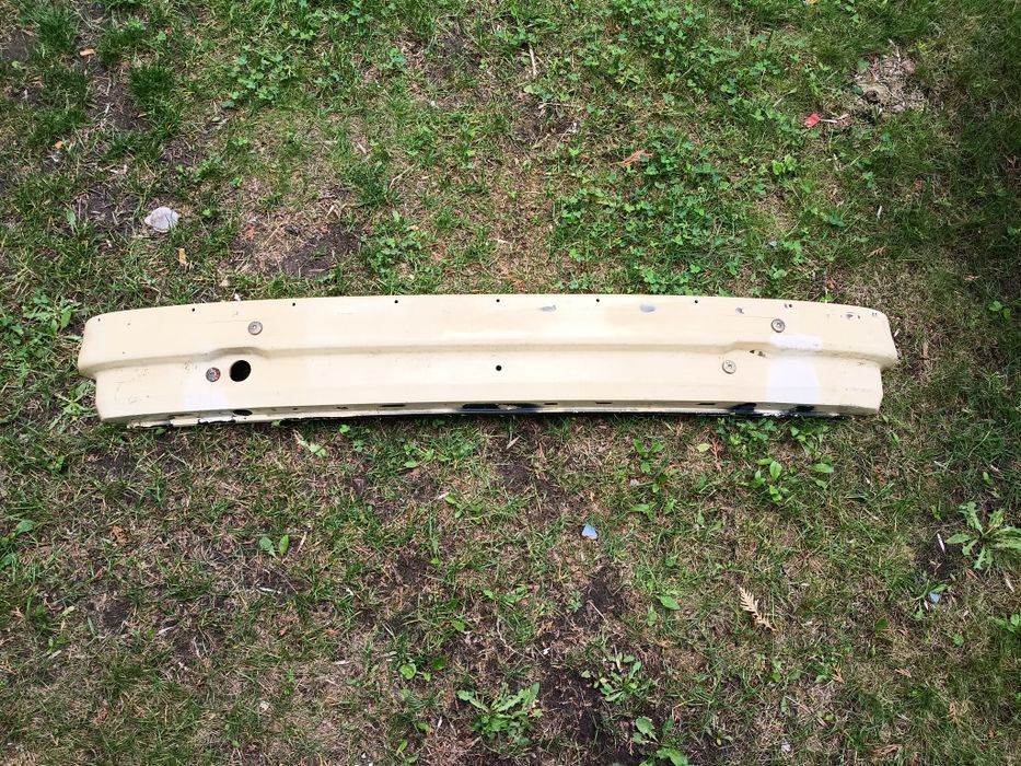 BMW E36 – oryginalne wzmocnienie zderzaka