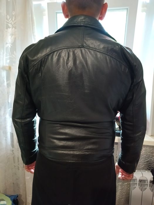 Куртка шкіряна . 52 розмір.