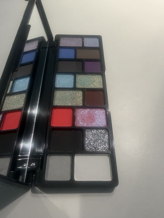 Kapeine paleta 16 cieni