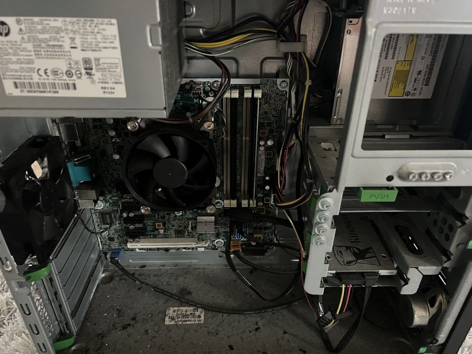 2 HP Elite Desk 800 G1 TWR - Avariados