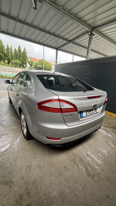 Ford Mondeo Titanium  — Muito material novo —