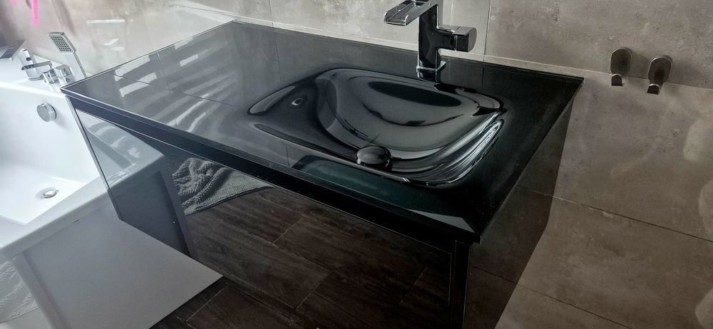 Czarna szafka z umywalką BAGNODESIGN LONDON