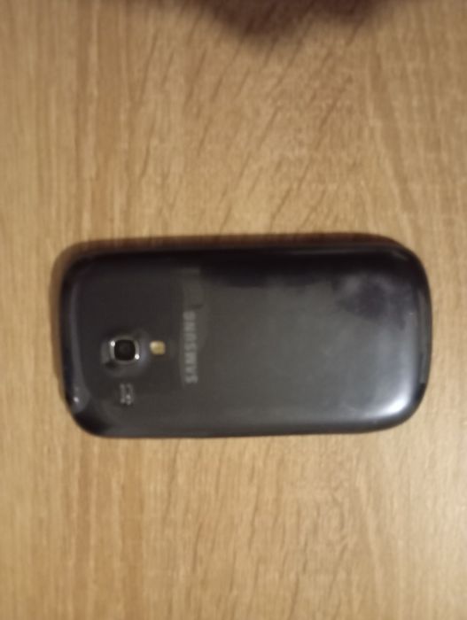 Samsung Galaxy S-III mini GT-18200N