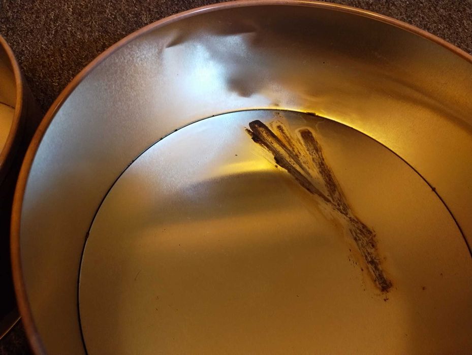 Zestaw 3 okrągłych puszek metalowe pudełka świąteczne z misiami