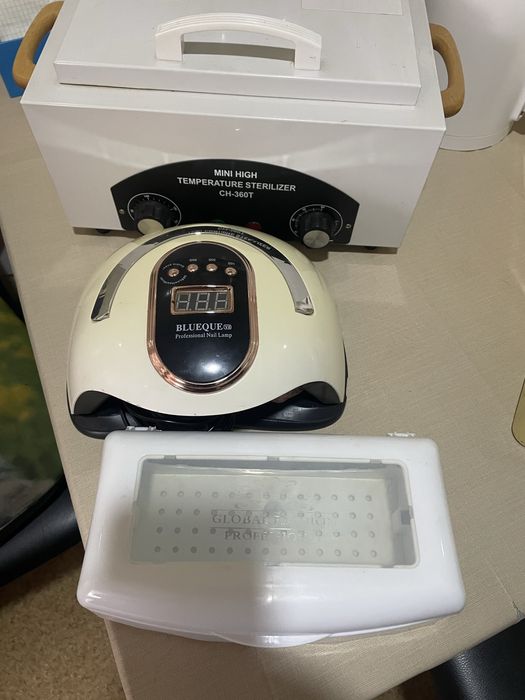 Сухожар,витяжка,лампа для манікюру