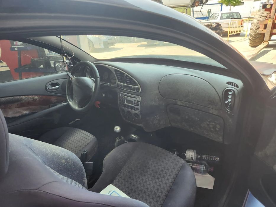 Ford Puma 1.4, gasolina de 1999 ás peças.