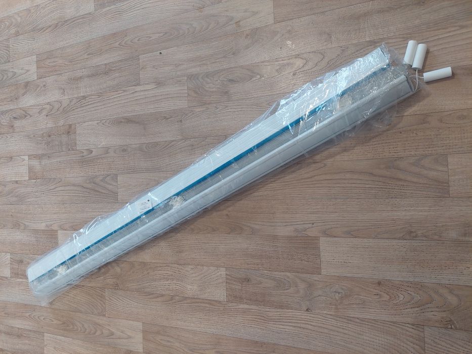 Biała żaluzja aluminiowa 140 / 260 cm  5 cm lamelki