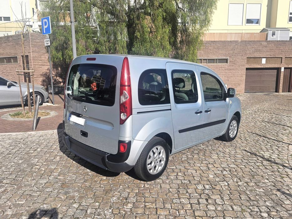 Renault Kangoo 1.5 Dci Adaptada / Rampa Para Cadeira Rodas / TPMR
