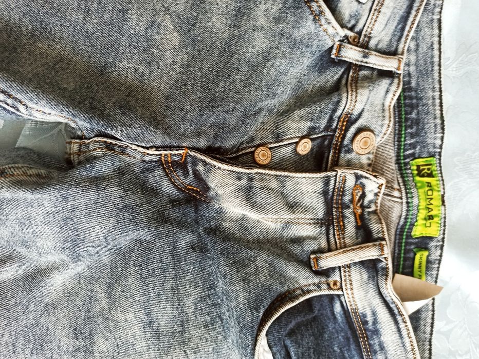 Мужские джинсы. Новые