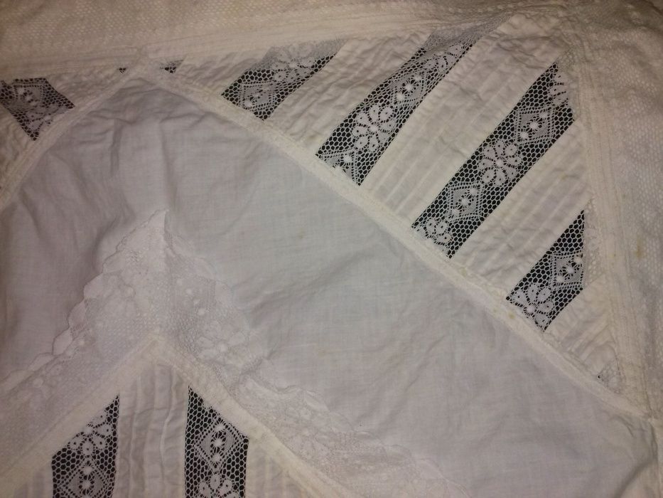 Almofada antiga em renda