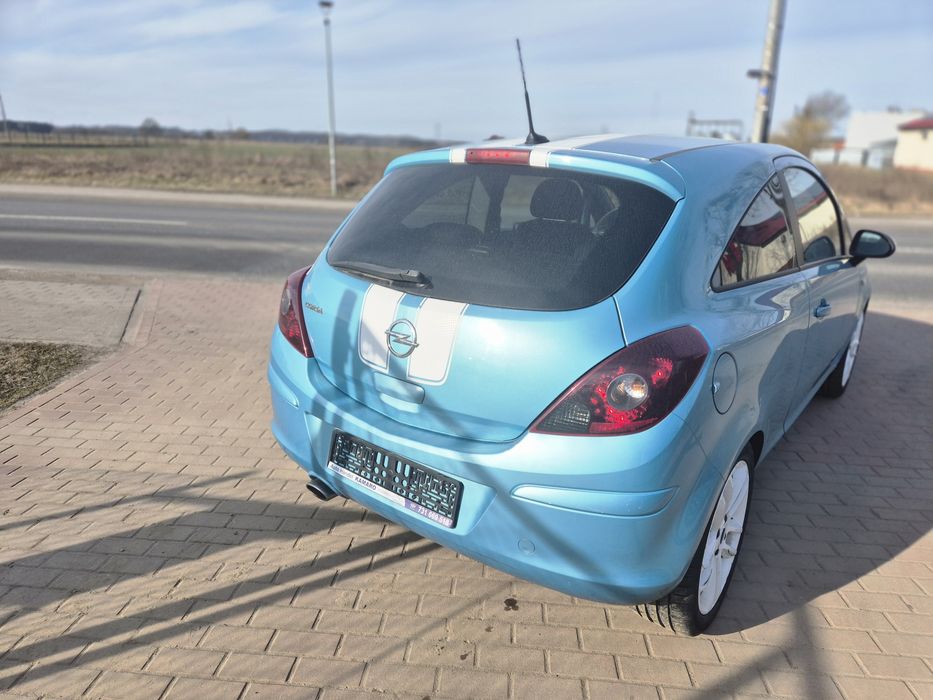 * OPEL CORSA D * LIFT * 1.4 Benzyna * Klimatyzacja * Alu 17 *