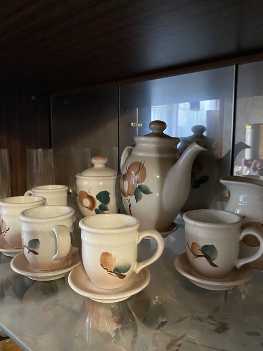 Чайний сервіз , гарний та много іншого питайте