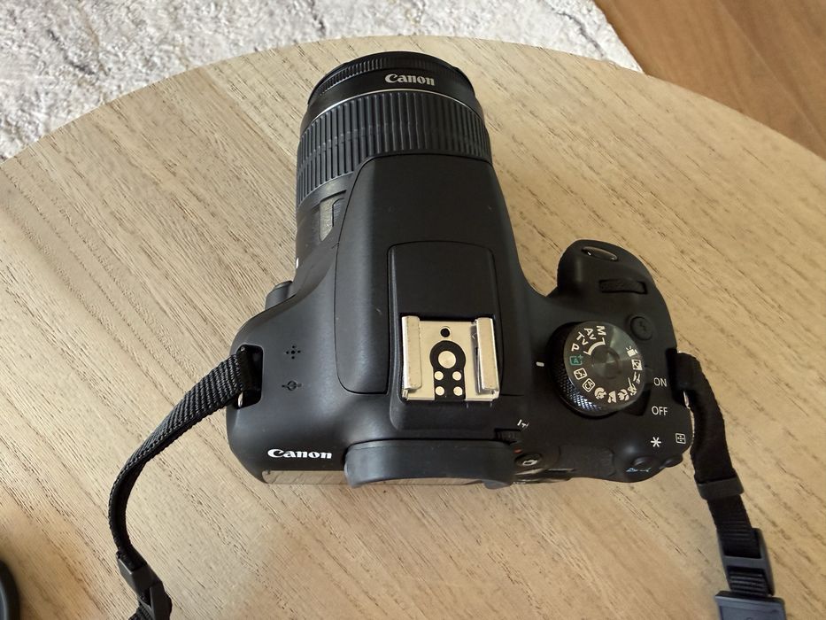 Canon EOS 2000D