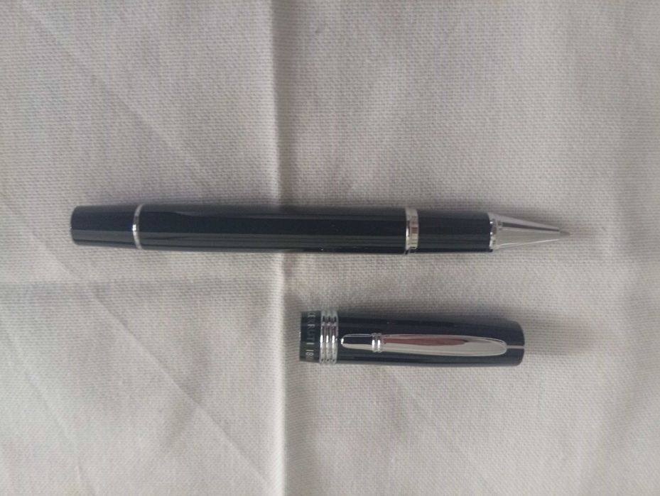 Caneta preta, vintage, com mais de 25 anos