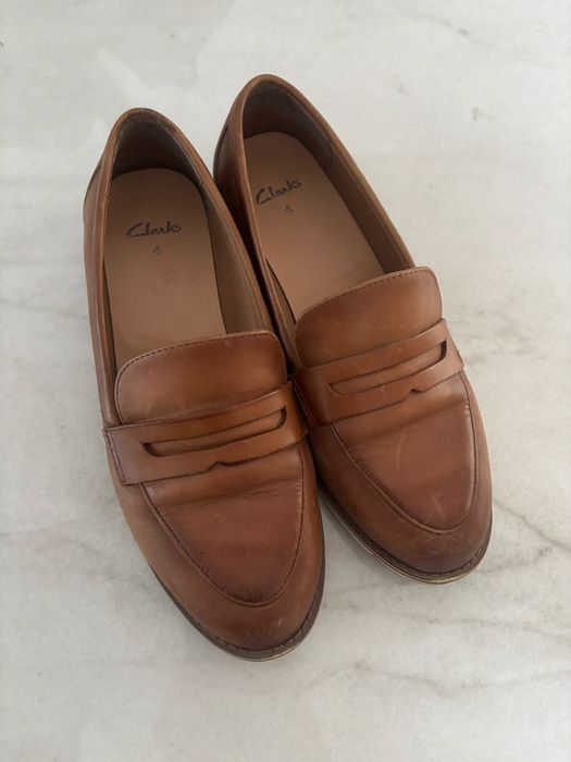 Loafersy Clarks skóra naturalna