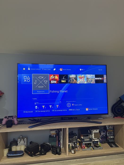 Konsola ps4 plus dwa pady 800Gb