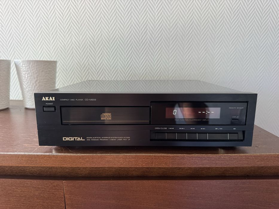 Odtwarzacz AKAI CD-M659