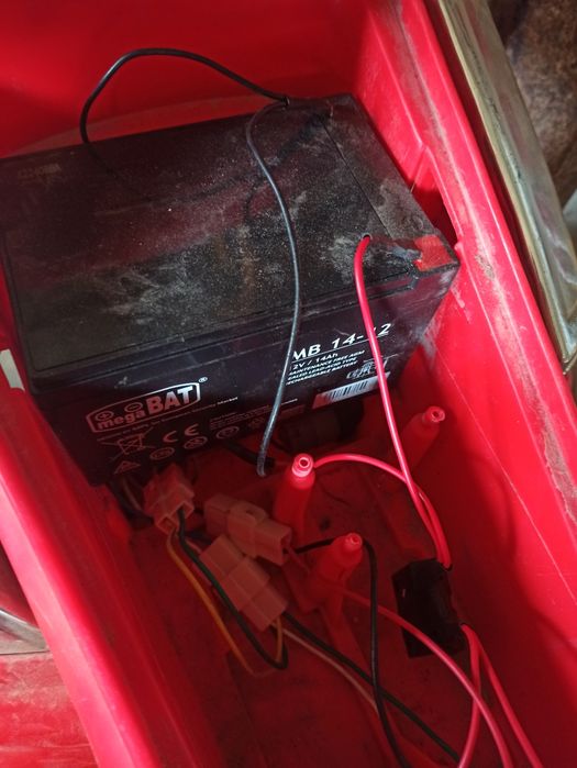 Auto autko Aku 12v motor traktor