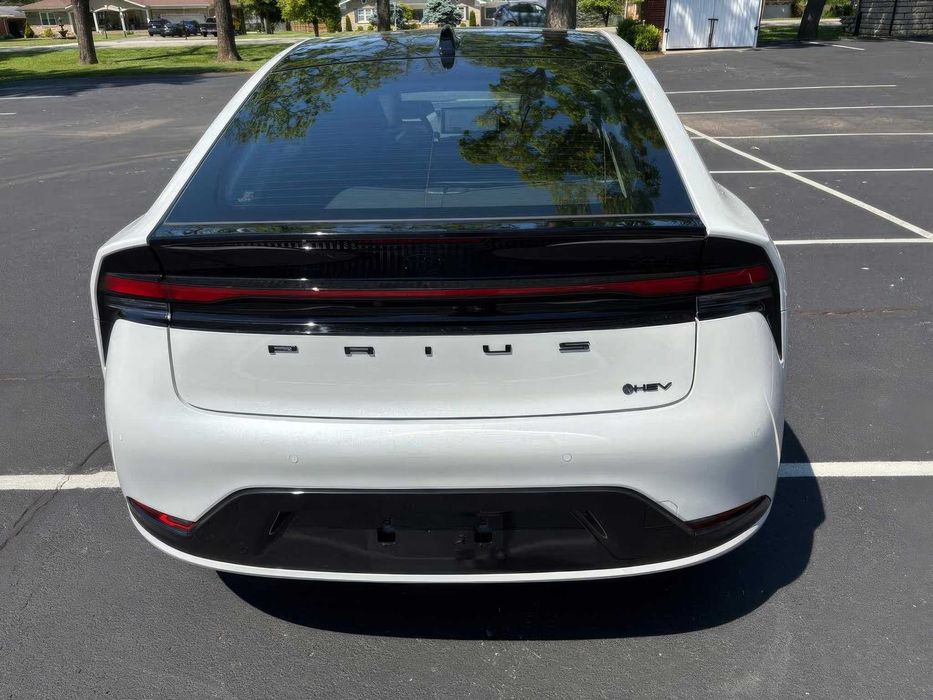Toyota Prius      2025