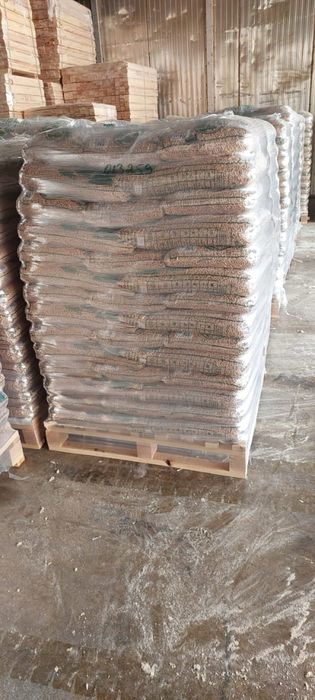 Pellet Forest Pro Jasny Sosnowy  -ENplus A1 - dostawa gratis*
