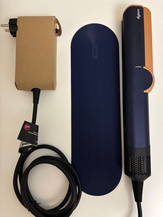 Dyson airstrait hs01