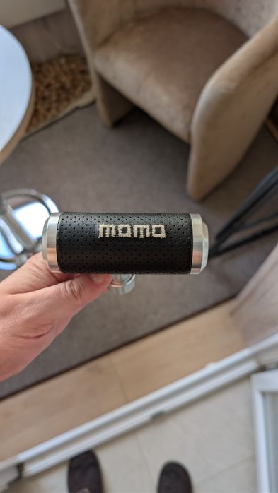 Спортивна ручка для коробки передач Momo