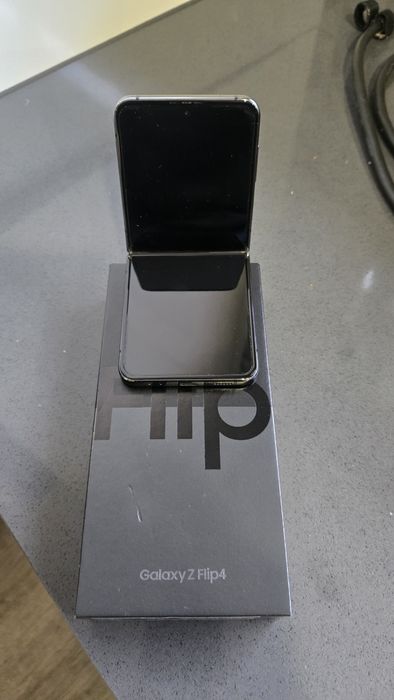 Samsung Zflip 4 C/ Garantia