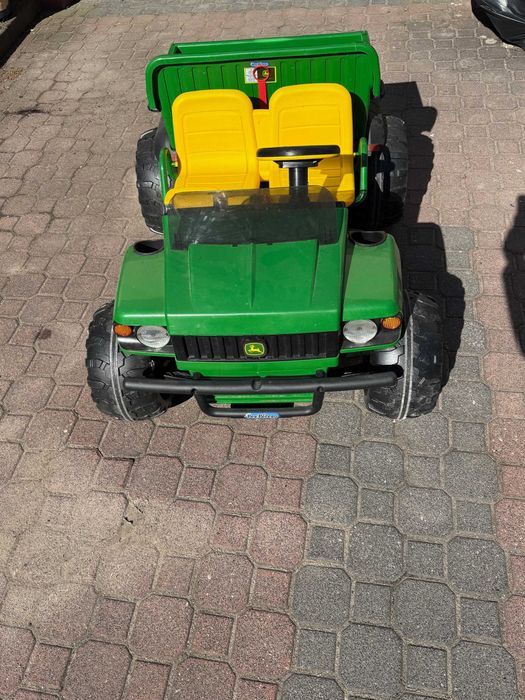 John Deere Gator