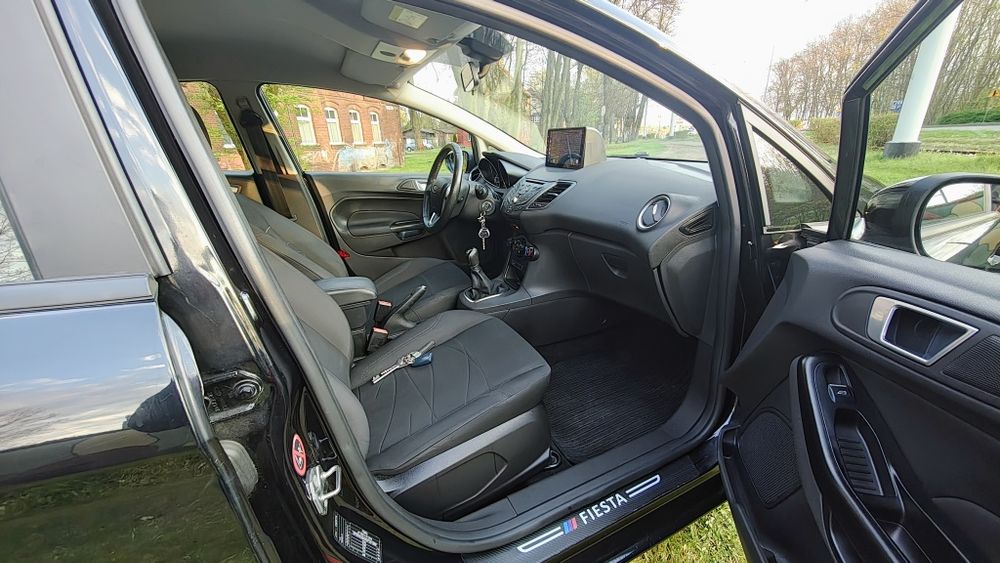 Ford Fiesta MK7 2015 | 1.0 998 cm³ | klima | Android/CarPlay | kamera